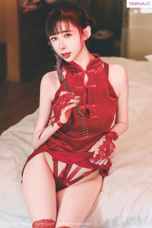   [XiuRen]高清写真图 2024.02.01 No.8047 宝宝甜 新人旗袍第5张图片